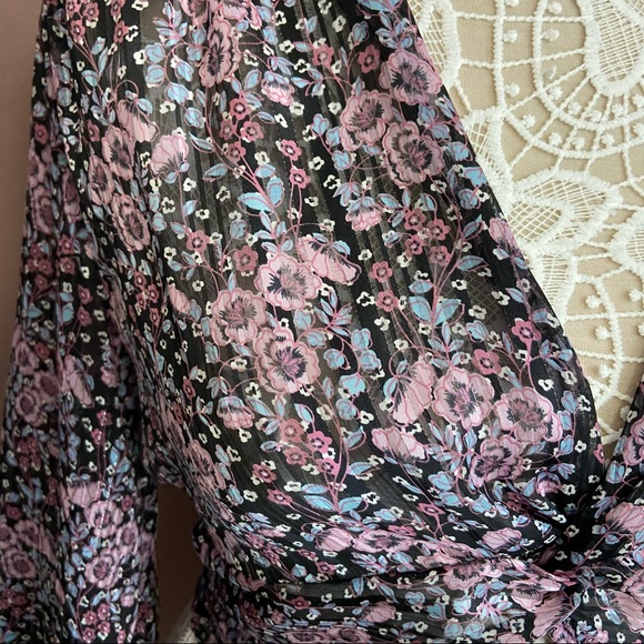 ZARA Front Crop, Crossknot Floral Top - Picture 4 of 7